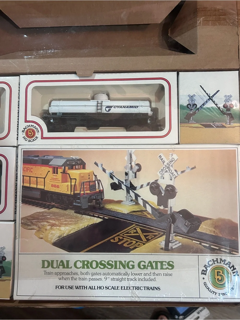 Vintage Bachmann Rail Builder HO Electric Train Set • Diesel Engine + 7 Cars